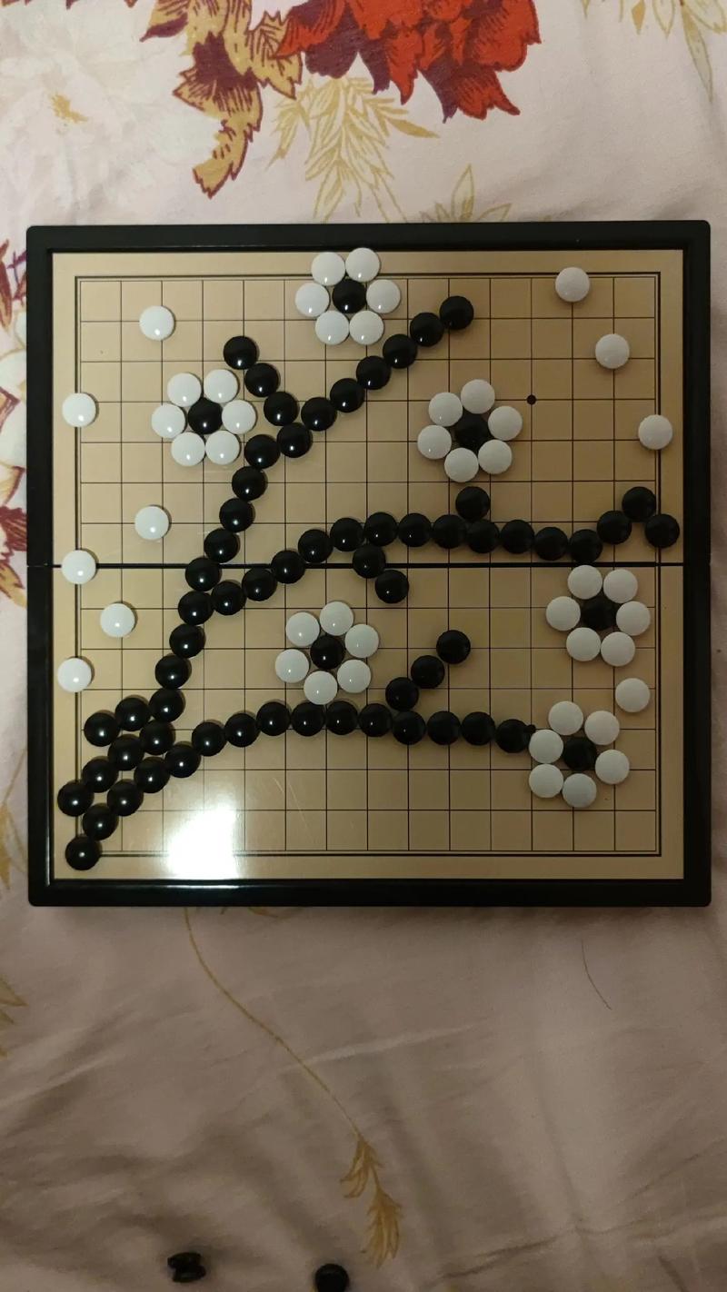 手机上也能玩的五子棋游戏：随时随地，享受五子棋带来的乐趣！