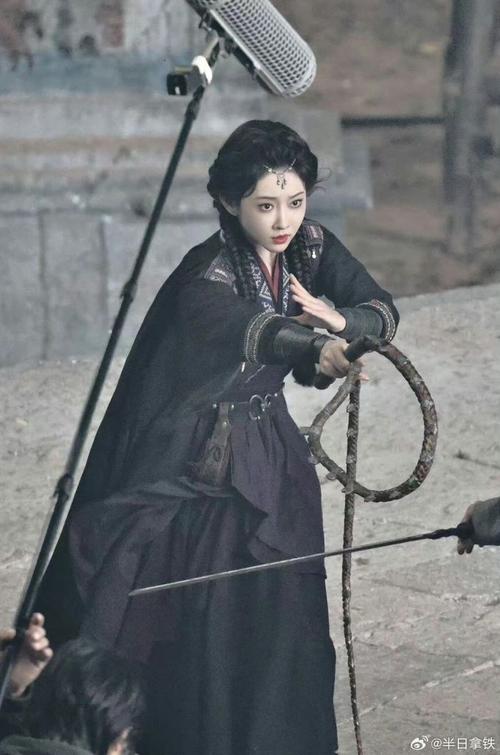 新笑傲江湖任盈盈的扮演者演技如何？观众评价如何？