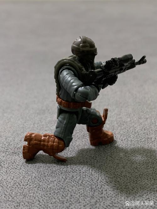 红警2黏土DIY：从零开始制作你的专属游戏兵人
