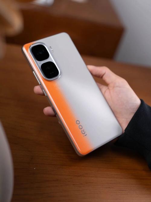 iQOO Neo10手机评测：性能强悍，价格亲民？